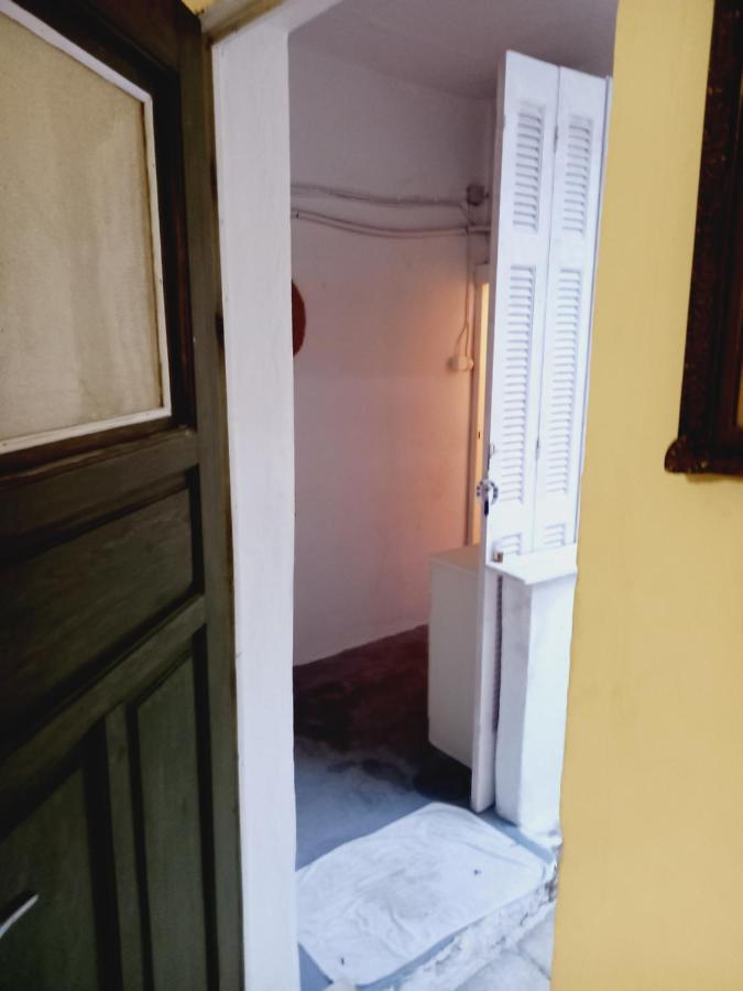 Στην Αυλή Της Ράχης Apartment Каламата Екстериор снимка