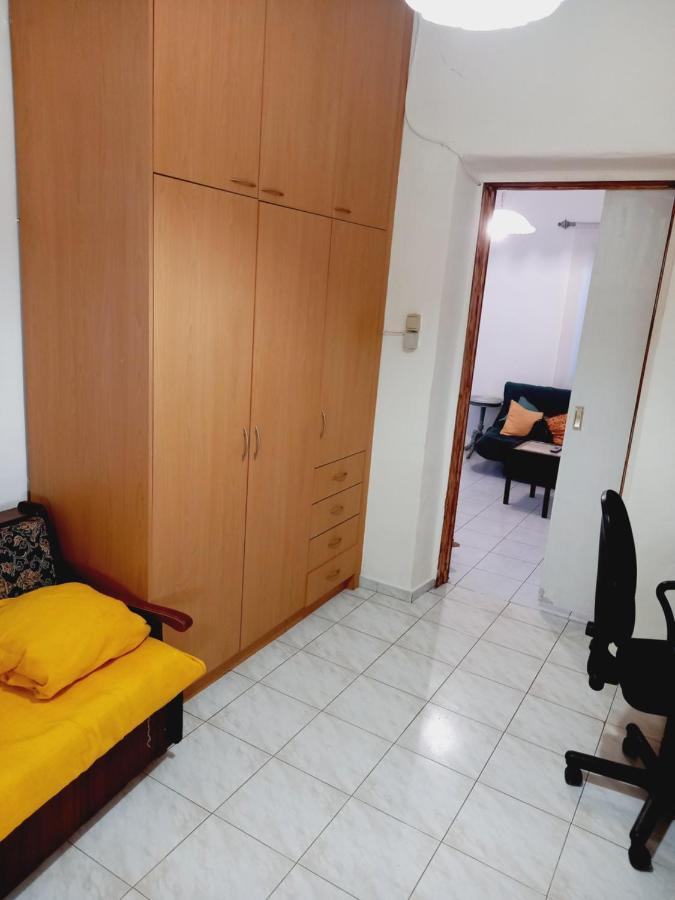 Στην Αυλή Της Ράχης Apartment Каламата Екстериор снимка