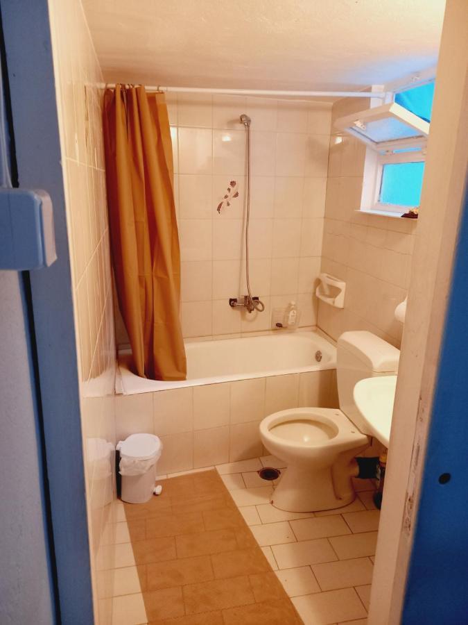Στην Αυλή Της Ράχης Apartment Каламата Екстериор снимка