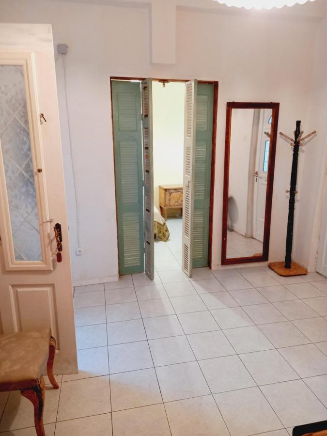 Στην Αυλή Της Ράχης Apartment Каламата Екстериор снимка