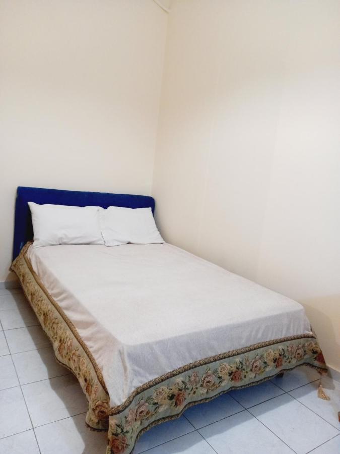 Στην Αυλή Της Ράχης Apartment Каламата Екстериор снимка