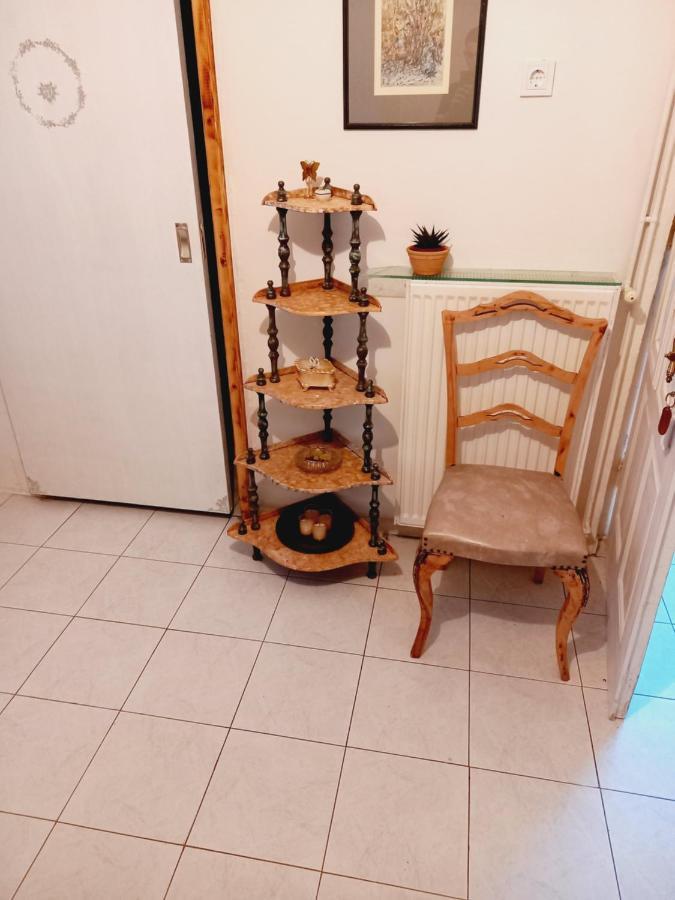 Στην Αυλή Της Ράχης Apartment Каламата Екстериор снимка