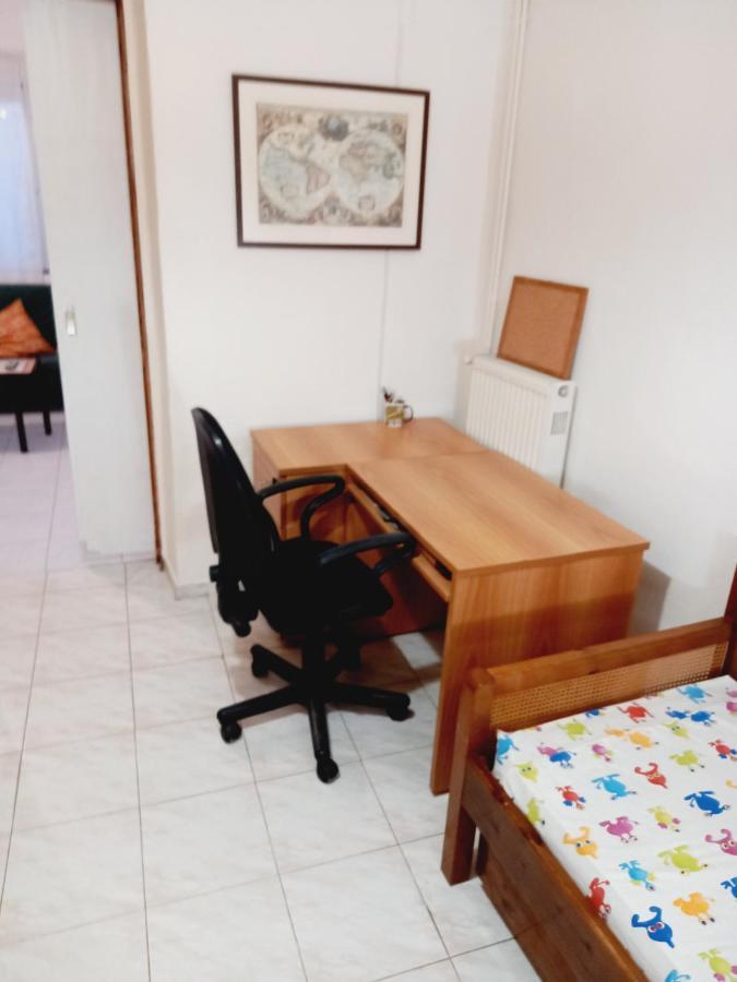 Στην Αυλή Της Ράχης Apartment Каламата Екстериор снимка